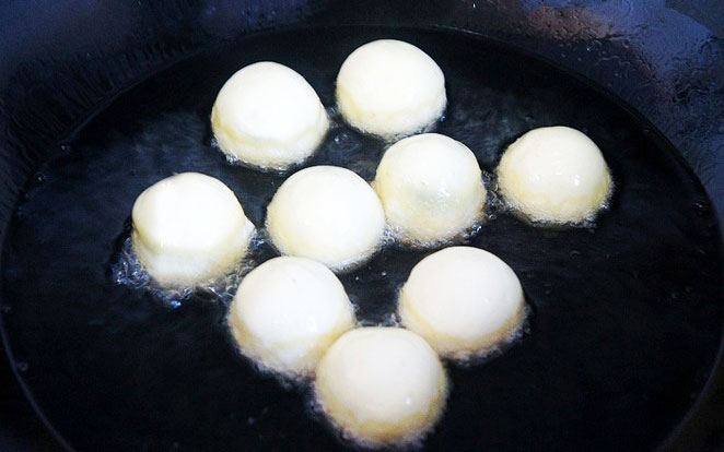 電熱鍋炸元宵 電熱鍋炸元宵